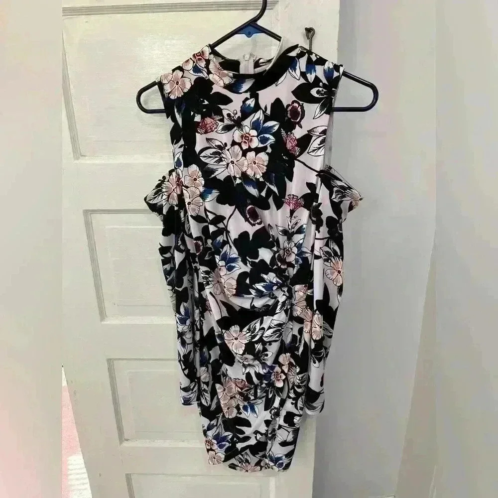 GUESS off the shoulder floral dress NWT brand new - Picture 2 of 8